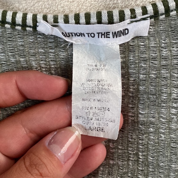 Womens short sleeve top - Picture 2 of 4